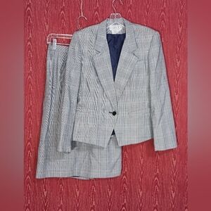 GILMOR 2 Piece Sz 6 Plaid Gray/Blue Long Sleeve Collared Button Skirt Suit Women